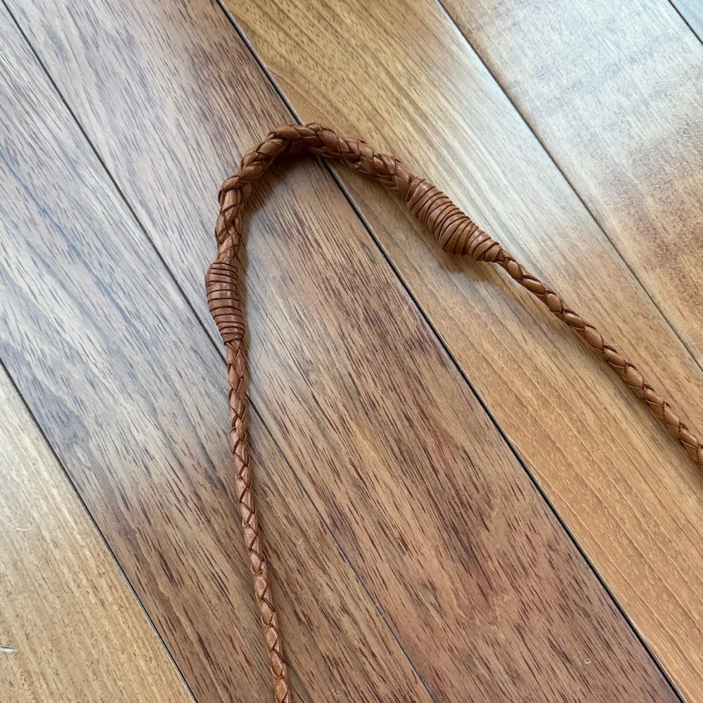Boho Fringe Shoulder Bag - Tan

Perfect condition!! Like new!!! - Picture 3 of 11